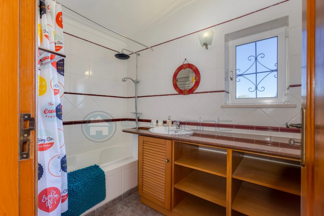 Moradia T4 para Venda em Luz Foto 22