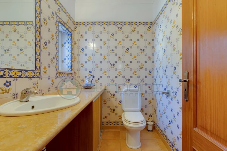 Moradia T4 para Venda em Luz Foto 13