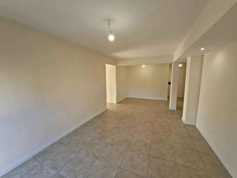 Apartamento T2 para Venda em Algueirão-Mem Martins Foto 9