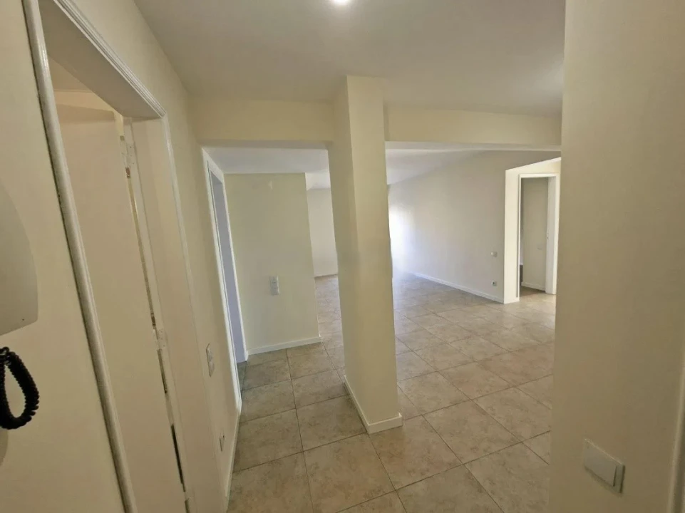 Apartamento T2 para Venda em Algueirão-Mem Martins Foto 11