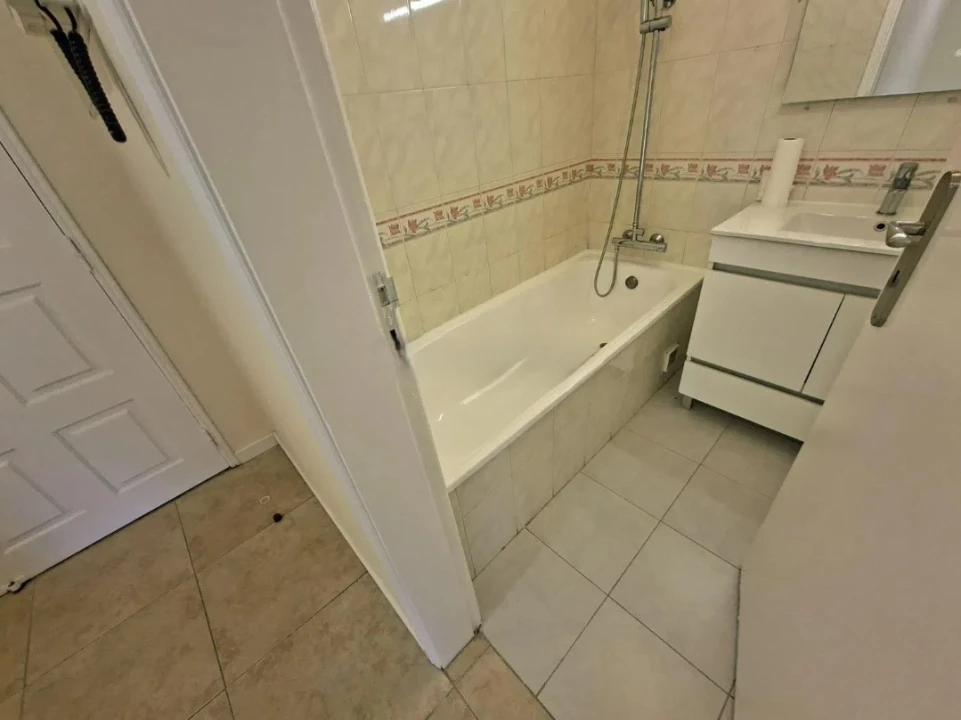 Apartamento T2 para Venda em Algueirão-Mem Martins Foto 14