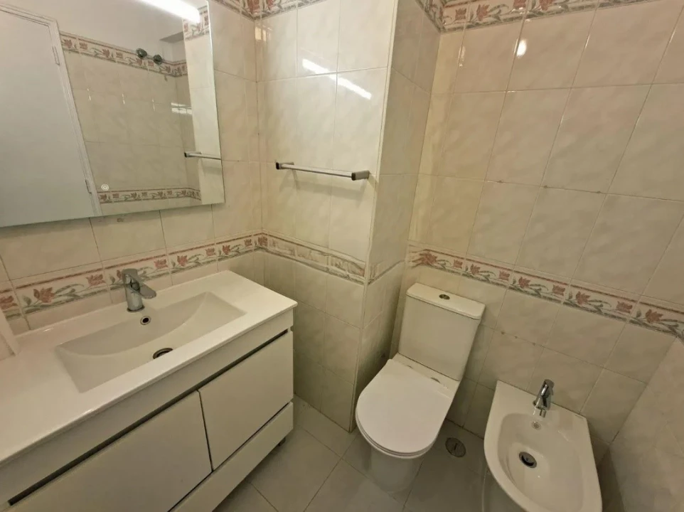 Apartamento T2 para Venda em Algueirão-Mem Martins Foto 16