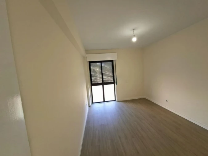 Apartamento T2 para Venda em Algueirão-Mem Martins Foto 7