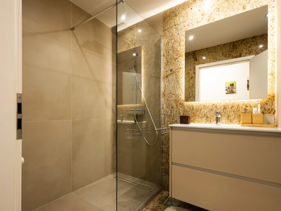 Apartamento T2 para Venda em Tavarede Foto 13