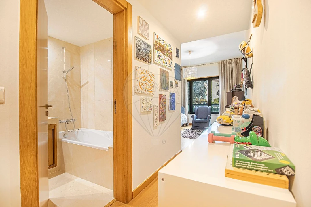 Apartamento T5 para Venda em Lumiar Foto 38