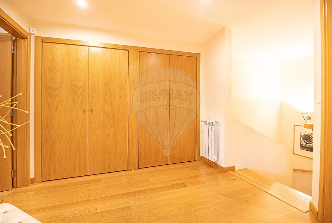 Apartamento T5 para Venda em Lumiar Foto 17