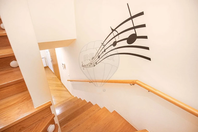 Apartamento T5 para Venda em Lumiar Foto 33