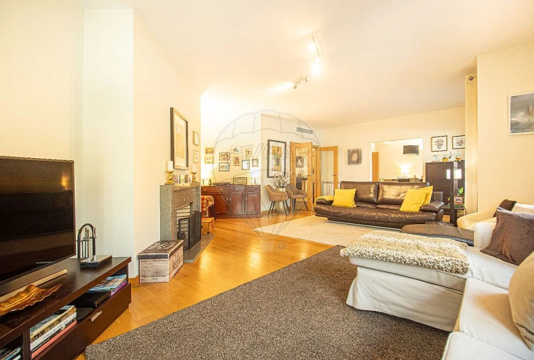 Apartamento T5 para Venda em Lumiar Foto 4