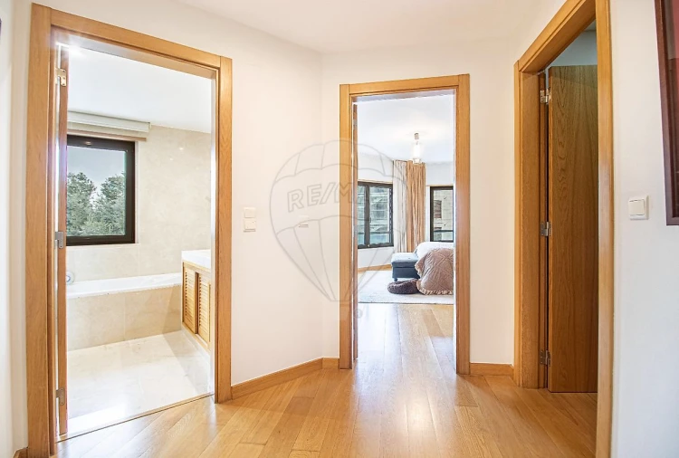 Apartamento T5 para Venda em Lumiar Foto 8