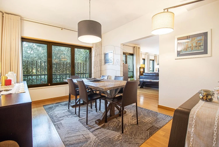 Apartamento T5 para Venda em Lumiar Foto 37