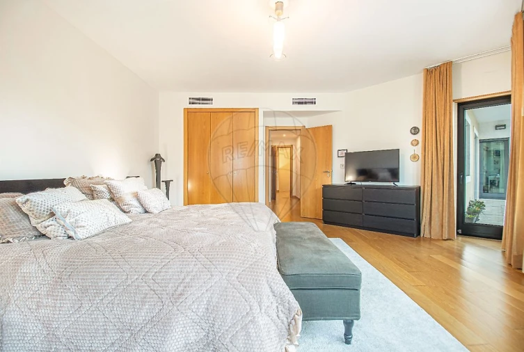 Apartamento T5 para Venda em Lumiar Foto 13