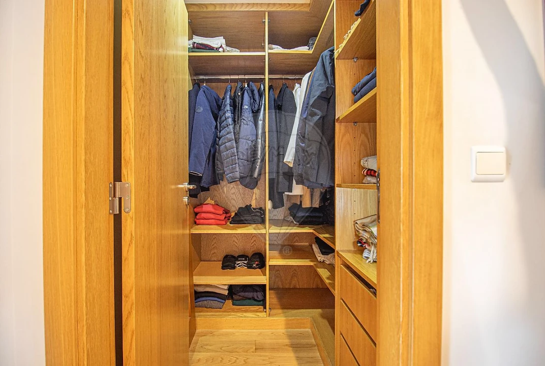 Apartamento T5 para Venda em Lumiar Foto 9