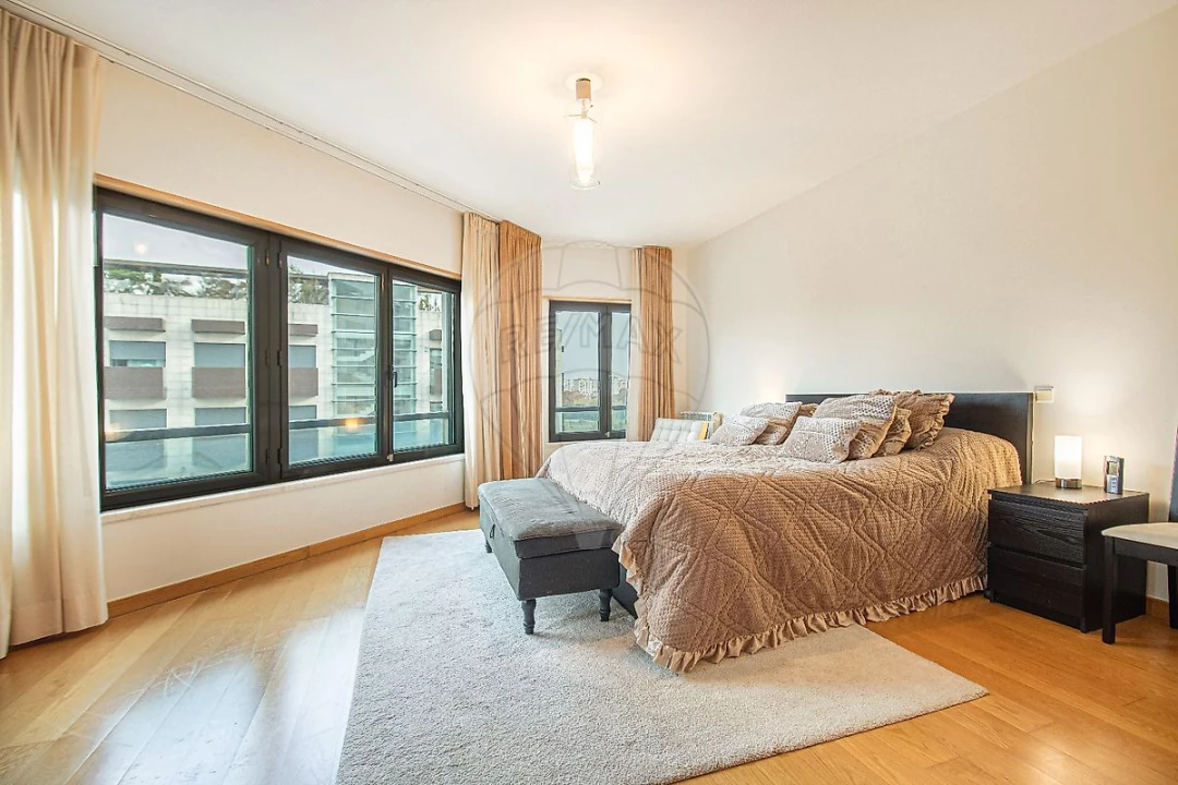 Apartamento T5 para Venda em Lumiar Foto 12