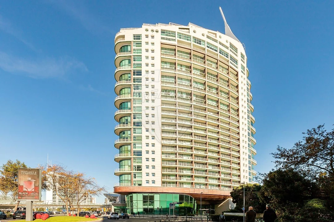 Apartamento T4 para Venda em Parque das Nações Foto 5