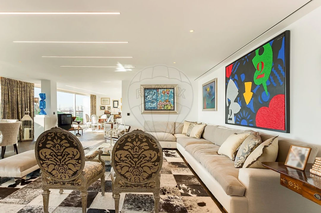 Apartamento T4 para Venda em Parque das Nações Foto 2