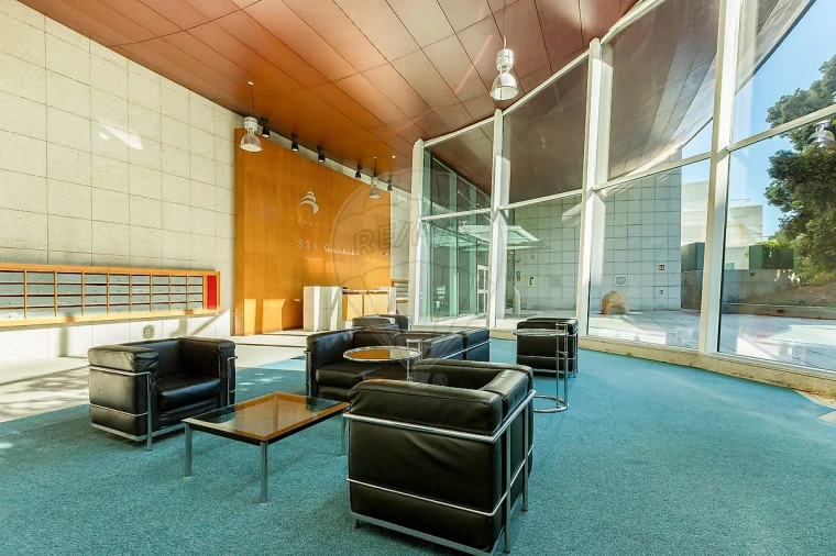 Apartamento T4 para Venda em Parque das Nações Foto 14