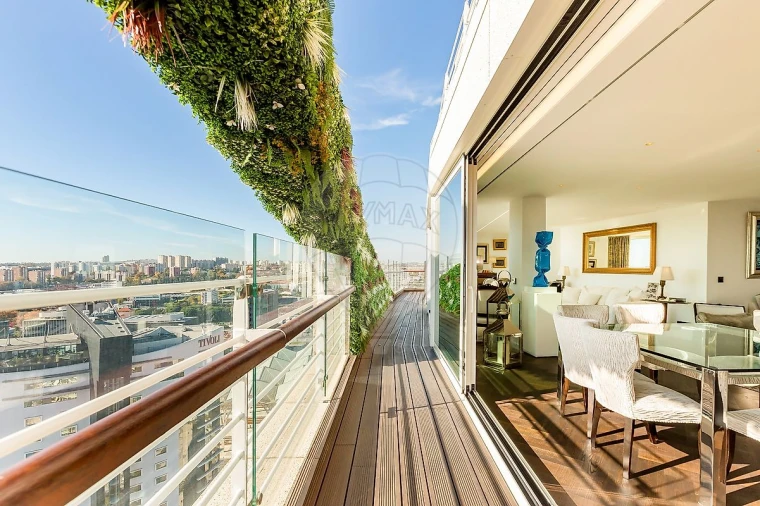 Apartamento T4 para Venda em Parque das Nações Foto 12