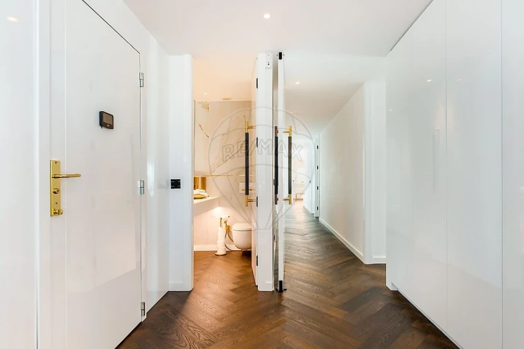 Apartamento T4 para Venda em Parque das Nações Foto 6