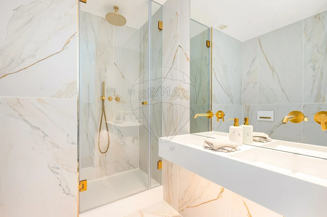 Apartamento T4 para Venda em Parque das Nações Foto 13