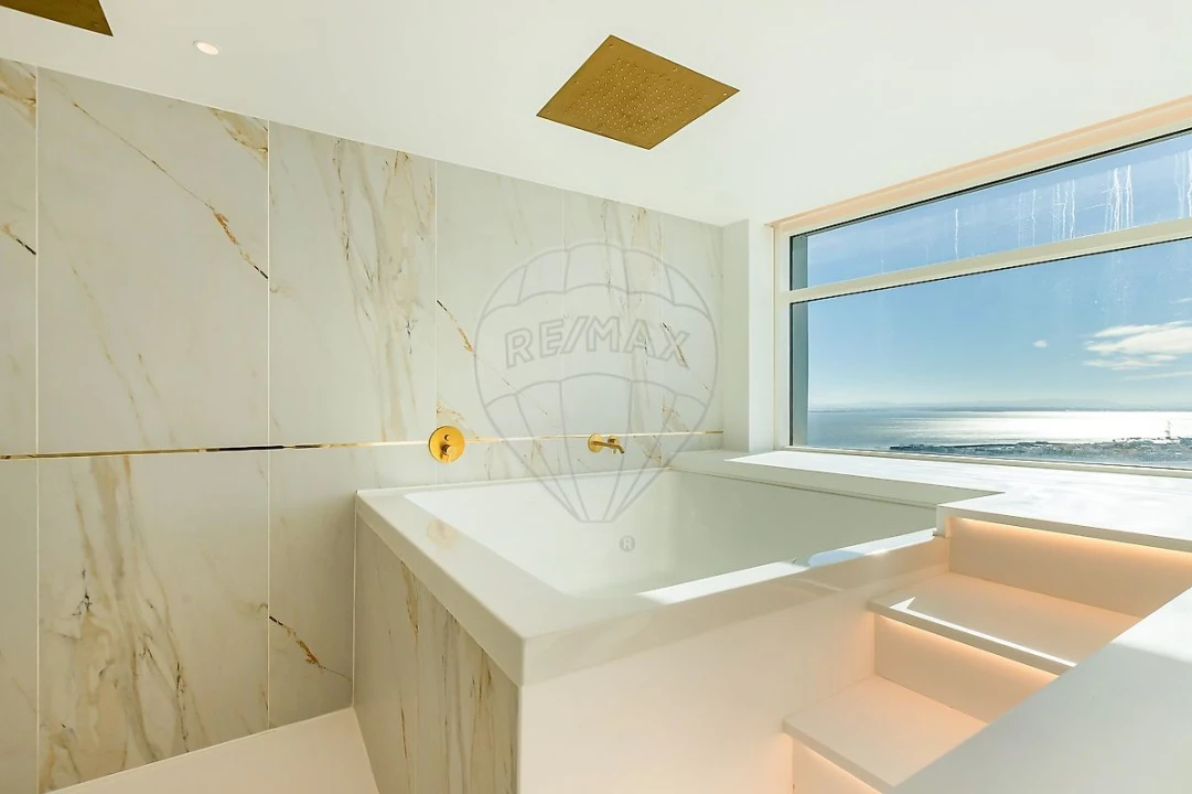 Apartamento T4 para Venda em Parque das Nações Foto 12