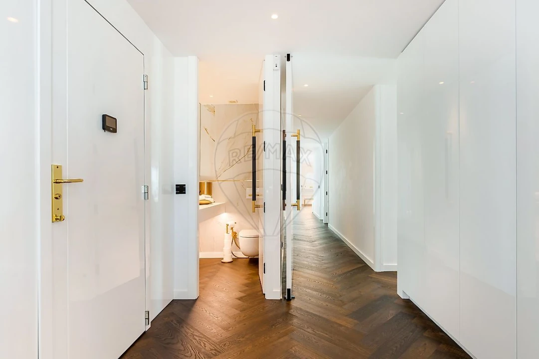 Apartamento T4 para Venda em Parque das Nações Foto 1