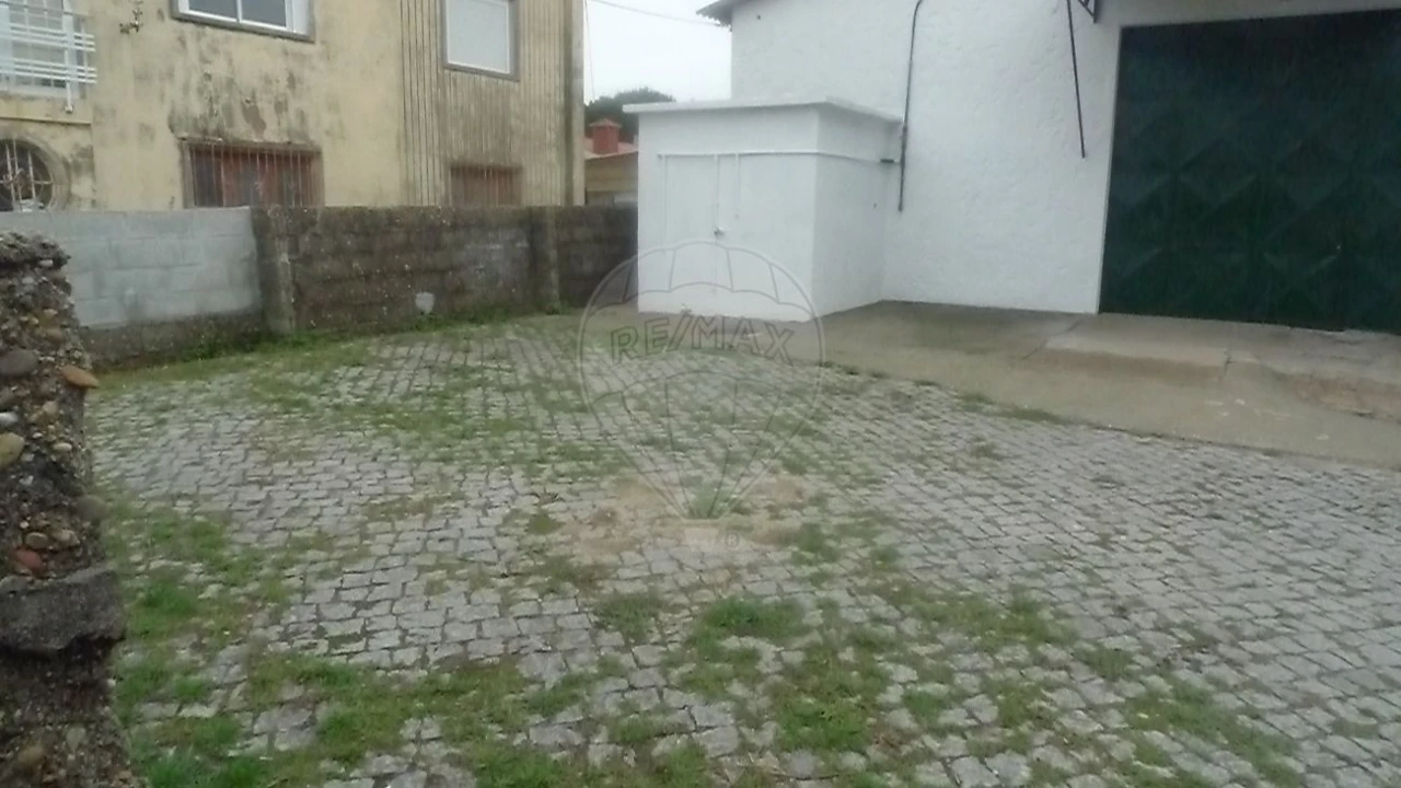 Armazém para Venda em Arcozelo Foto 8