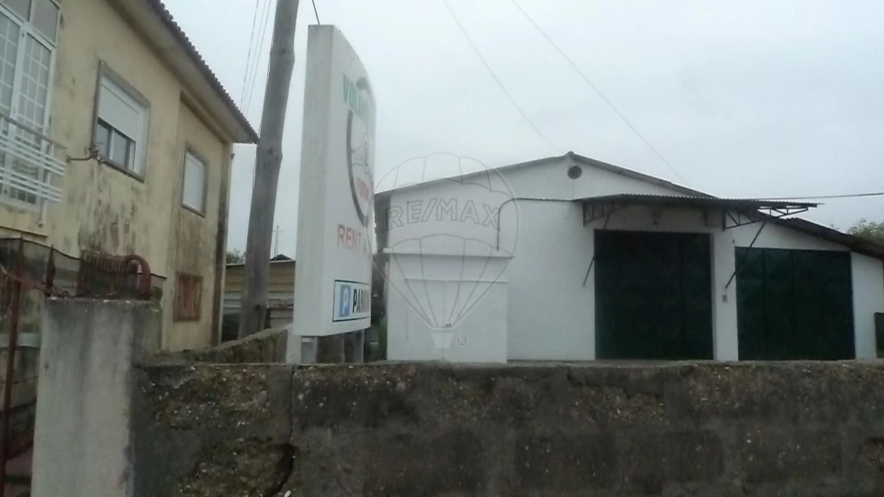 Armazém para Venda em Arcozelo Foto 4