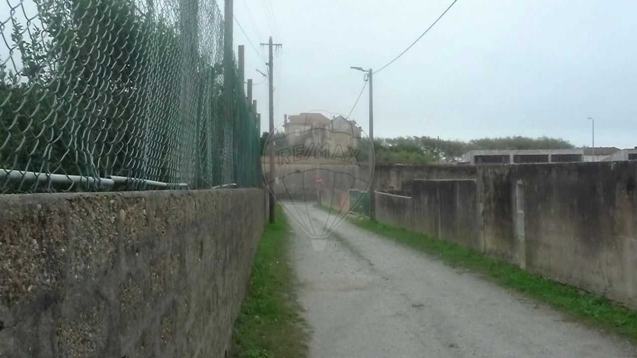 Armazém para Venda em Arcozelo Foto 6