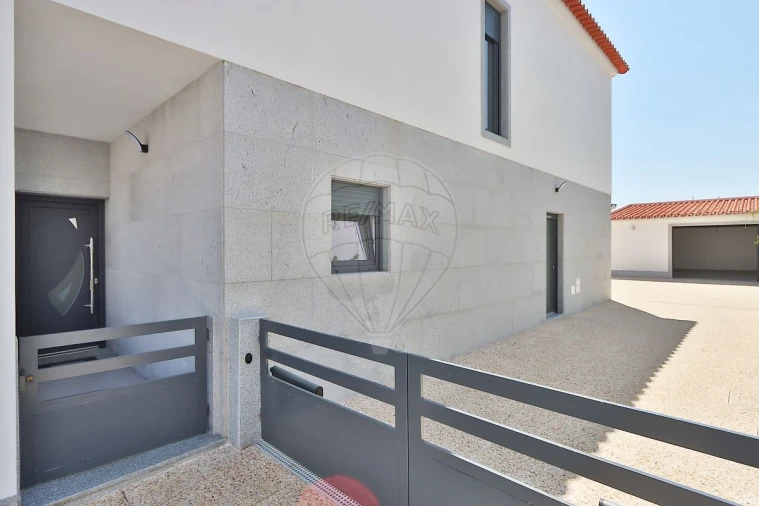 Moradia T5 para Venda em Malagueira e Horta das Figueiras Foto 40