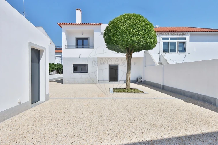 Moradia T5 para Venda em Malagueira e Horta das Figueiras Foto 2