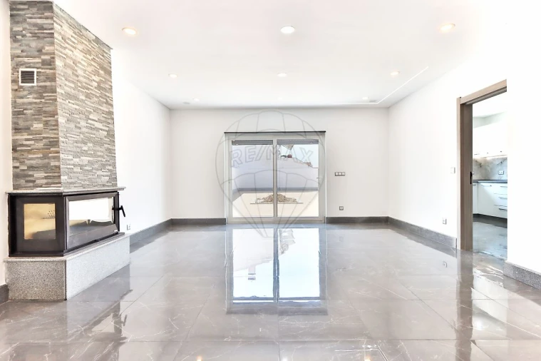 Moradia T5 para Venda em Malagueira e Horta das Figueiras Foto 3