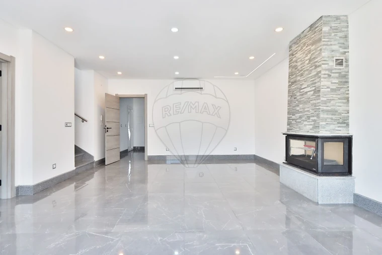 Moradia T5 para Venda em Malagueira e Horta das Figueiras Foto 6