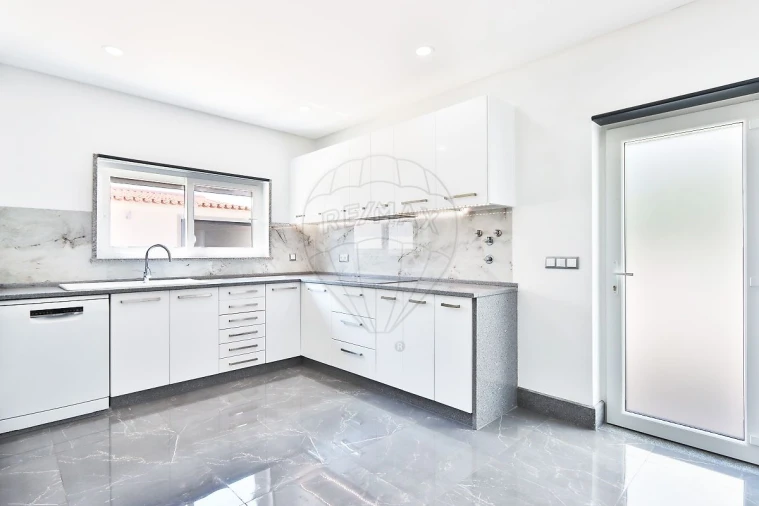 Moradia T5 para Venda em Malagueira e Horta das Figueiras Foto 7