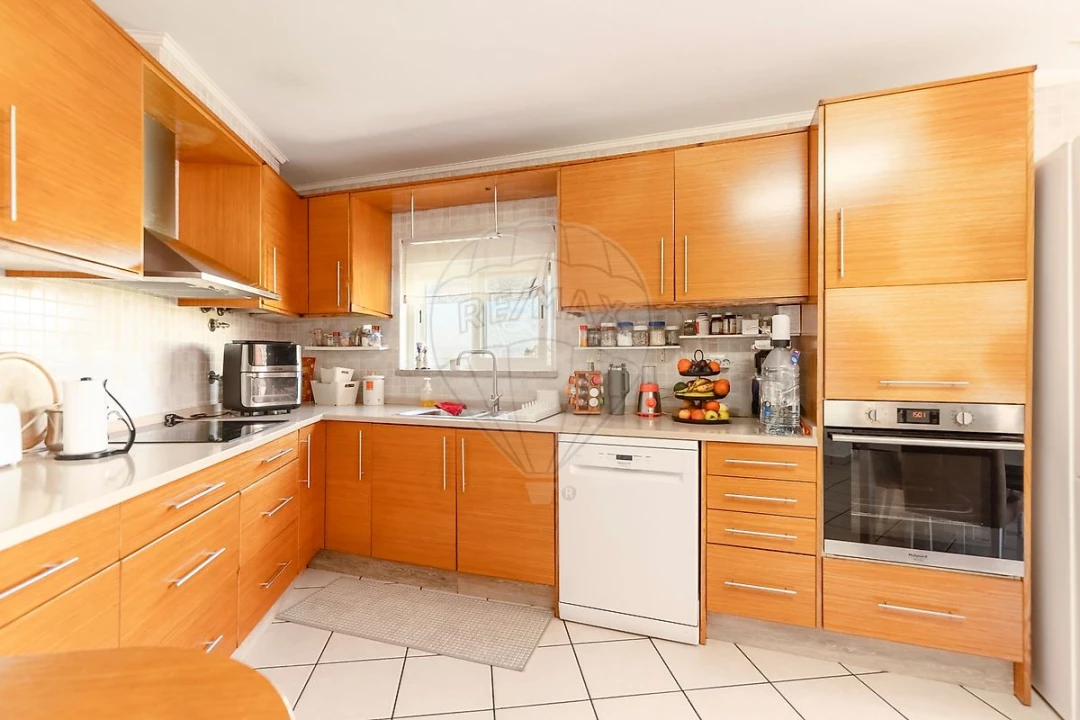 Moradia T4 para Venda em Campelos e Outeiro da Cabeça Foto 8