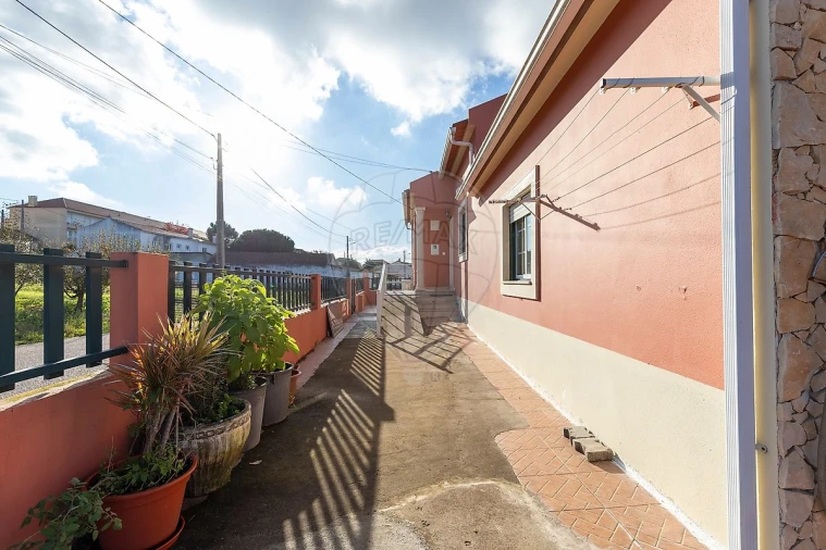 Moradia T4 para Venda em Campelos e Outeiro da Cabeça Foto 34