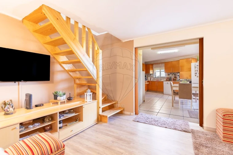 Moradia T4 para Venda em Campelos e Outeiro da Cabeça Foto 11