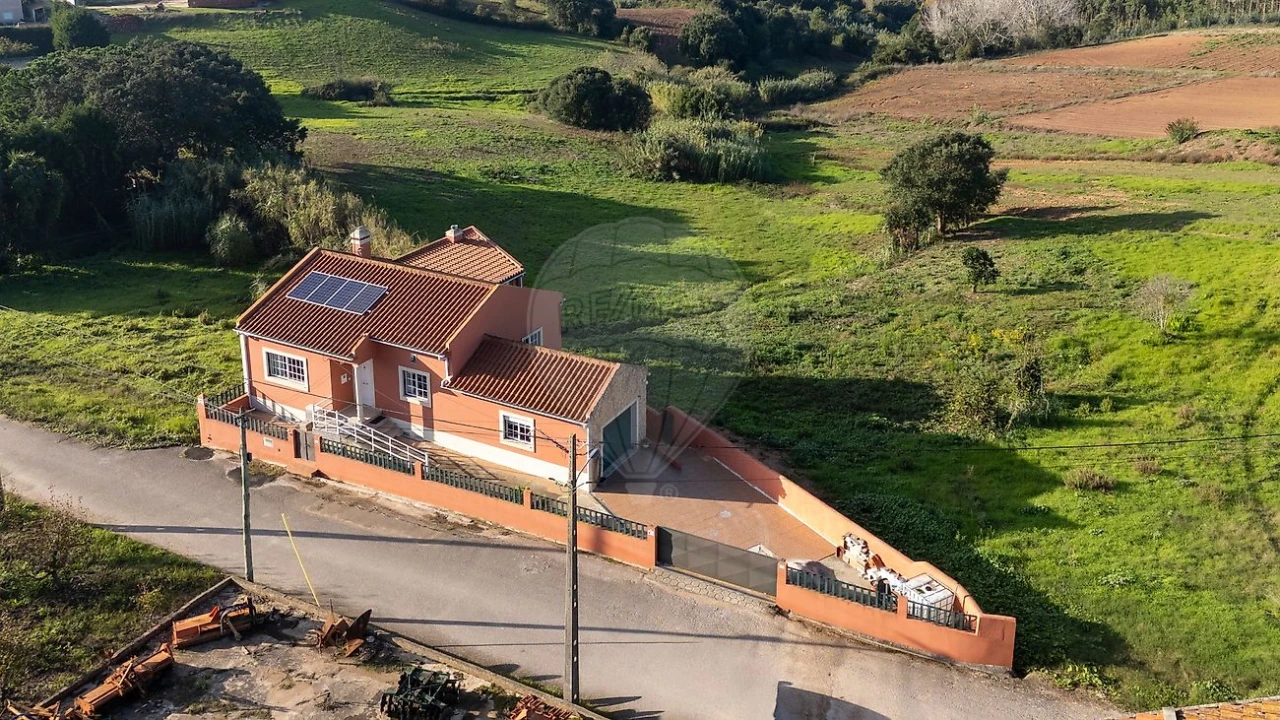 Moradia T4 para Venda em Campelos e Outeiro da Cabeça Foto 35