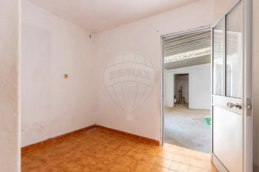 Moradia T2 para Venda em Campelos e Outeiro da Cabeça Foto 9