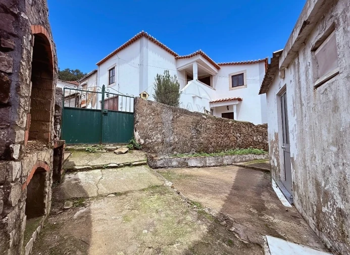 Moradia T3 para Venda em Dois Portos e Runa Foto 1