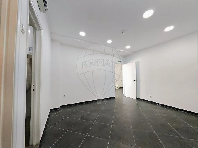 Loja para Arrendamento em Areeiro Foto 20