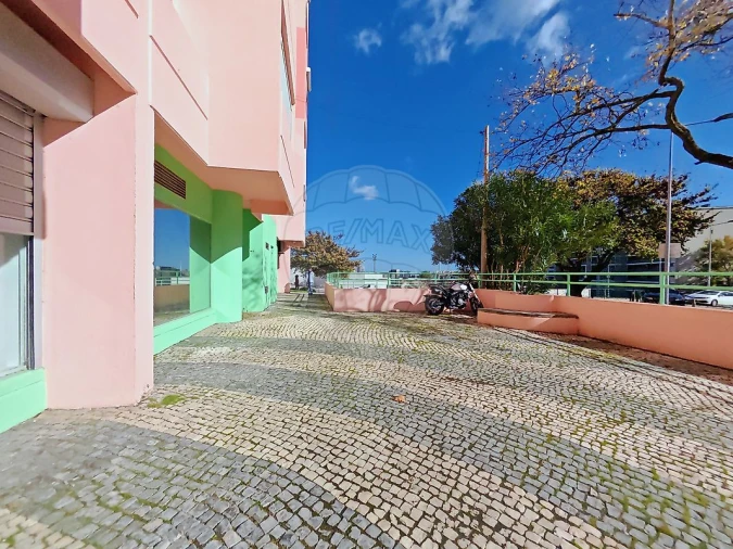 Loja para Arrendamento em Areeiro Foto 29