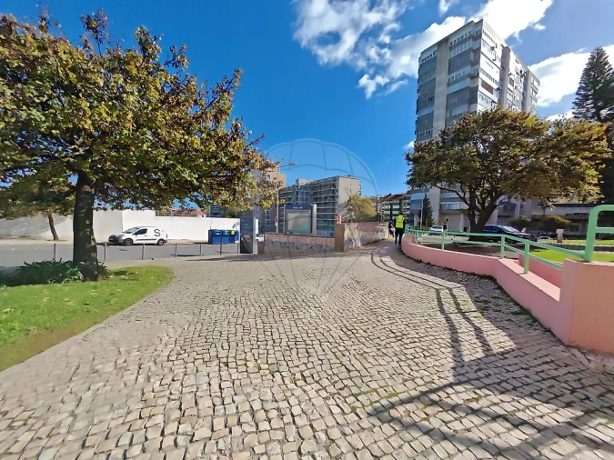 Loja para Arrendamento em Areeiro Foto 31