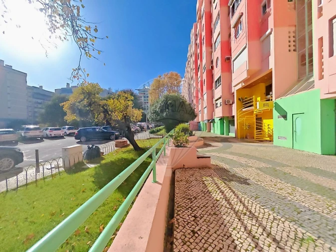 Loja para Arrendamento em Areeiro Foto 28