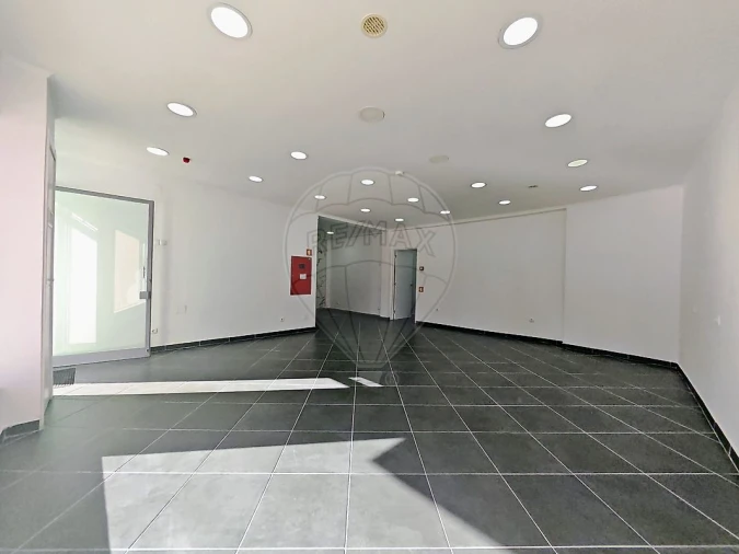 Loja para Arrendamento em Areeiro Foto 4