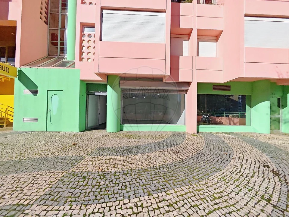 Loja para Arrendamento em Areeiro Foto 24