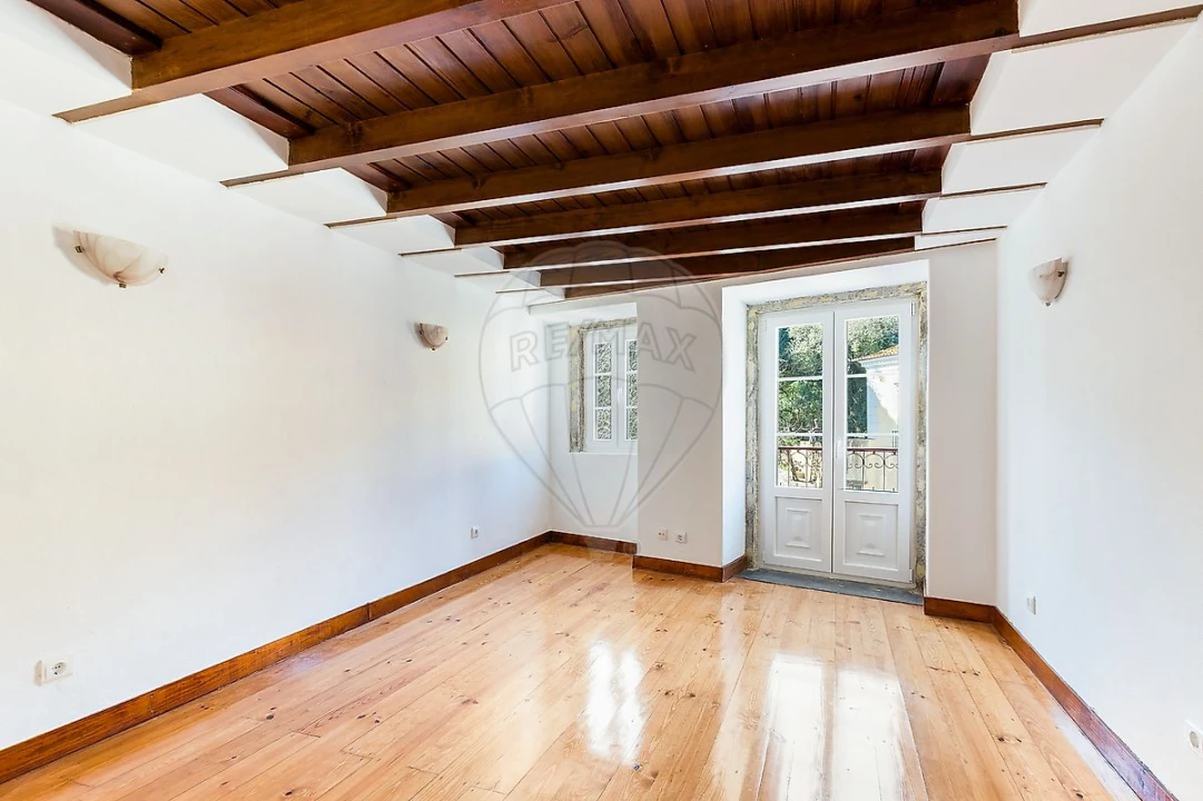 Apartamento T2 para Arrendamento em Santa Maria Maior Foto 4