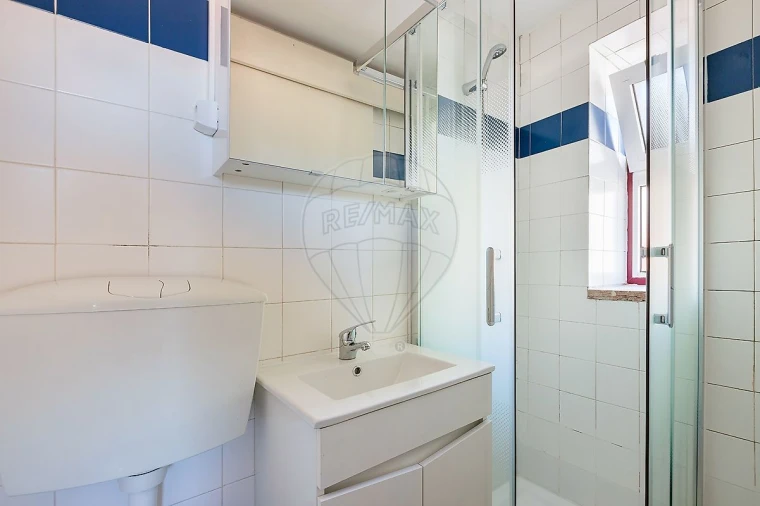 Apartamento T2 para Arrendamento em Santa Maria Maior Foto 27