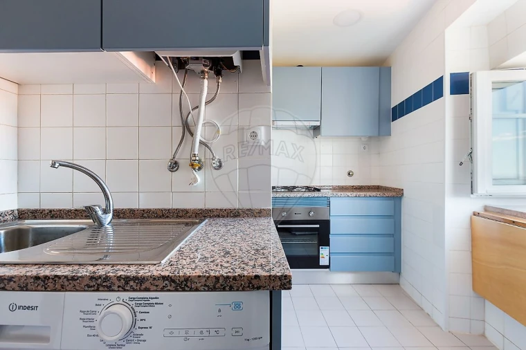 Apartamento T2 para Arrendamento em Santa Maria Maior Foto 7