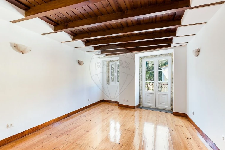 Apartamento T2 para Arrendamento em Santa Maria Maior Foto 16