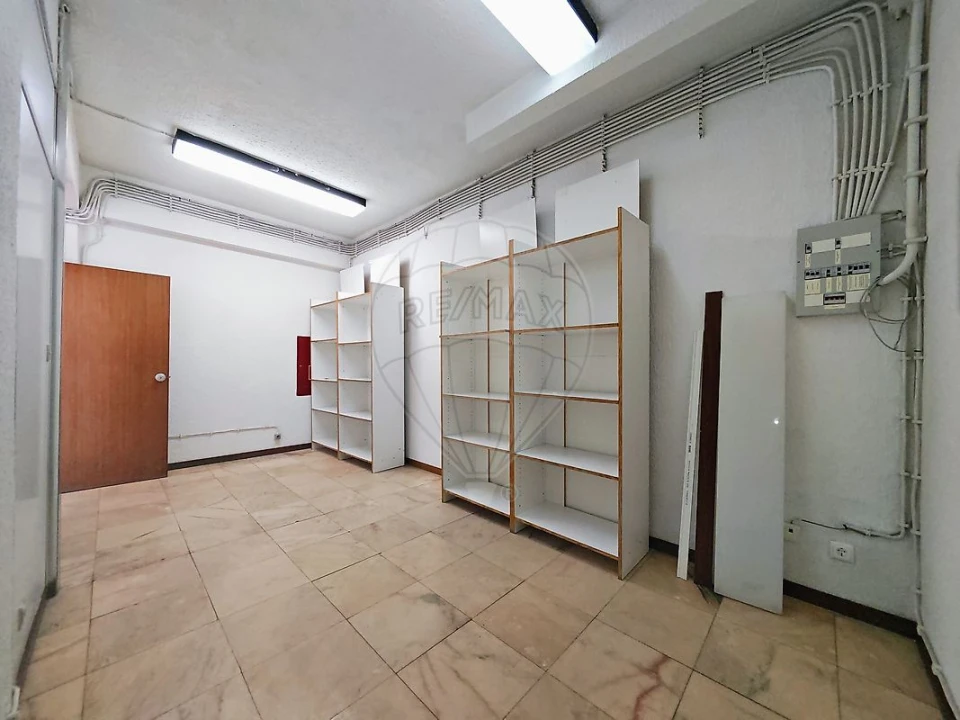 Loja para Arrendamento em Areeiro Foto 21